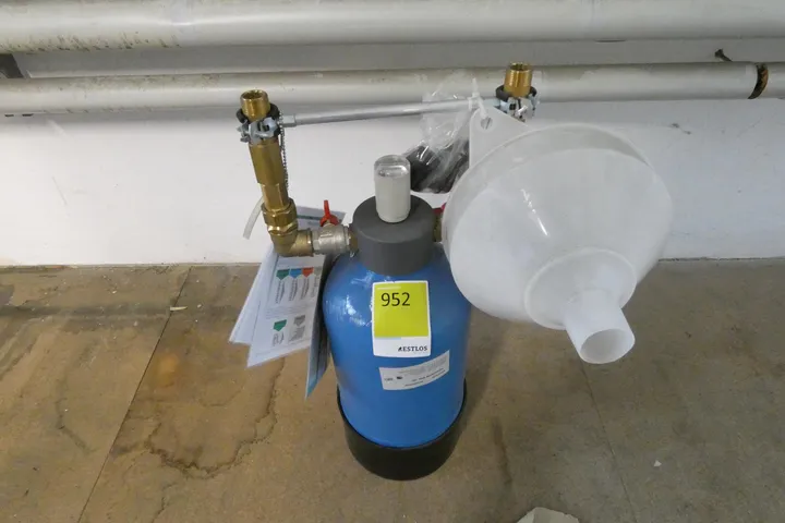 UWS - Enthärtungsanlage/Wasserfilter, kompakt, mit Trichter und Anschlussgarnitur
